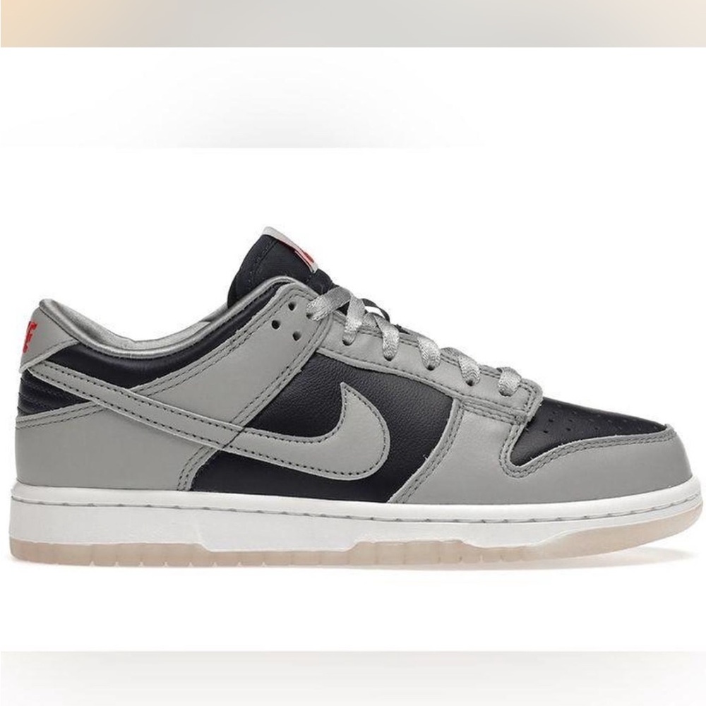 Nike dunks navy blue and grey